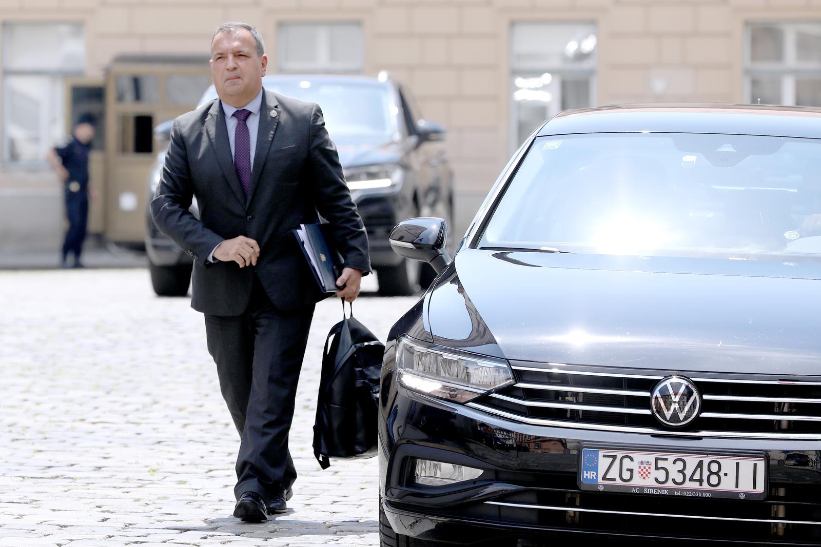 10.05.2022., Zagreb - Ministri i sudionici sastanka vladajuce koalicije dolaze u Banske dvore.
  Photo: Patrik Macek/PIXSELL