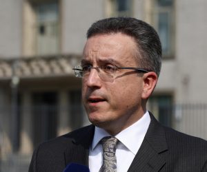 15.04.2011.,  Haag, Nizozemska - Na Medjunarodnom krivicnom sudu za bivsu Jugoslaviju izrecena je presuda hrvatskim generalima Anti Gotovini, Ivanu Cermaku i Mladenu Markacu. Odvjetnik Luka Misetic daje izjavu za medije.rPhoto: Davor Puklavec/PIXSELL