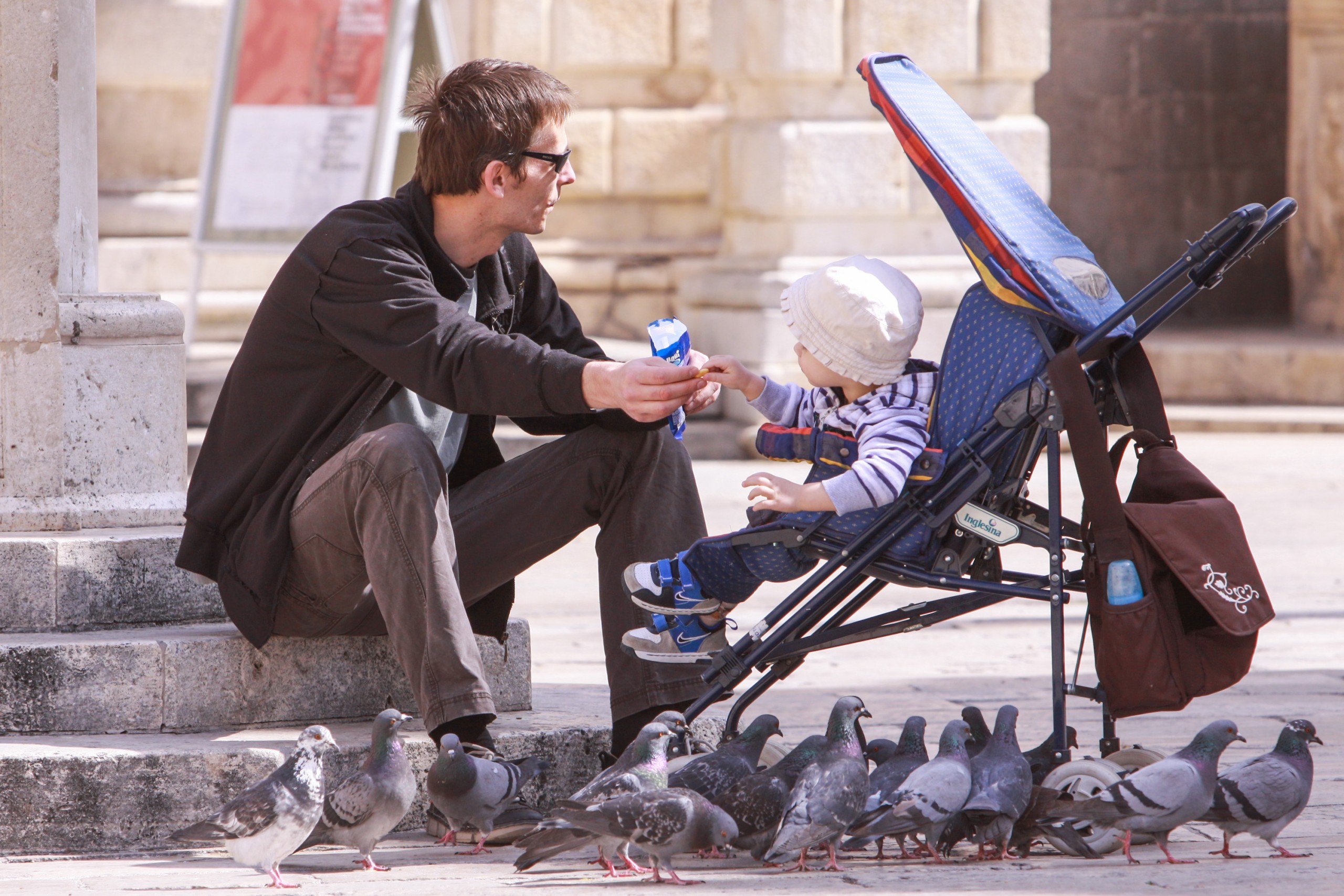 20.03.2012., Stradun, Dubrovnik - Lijep i suncan pocetak proljeca u Dubrovniku.rPhoto: Grgo Jelavic/PIXSELL