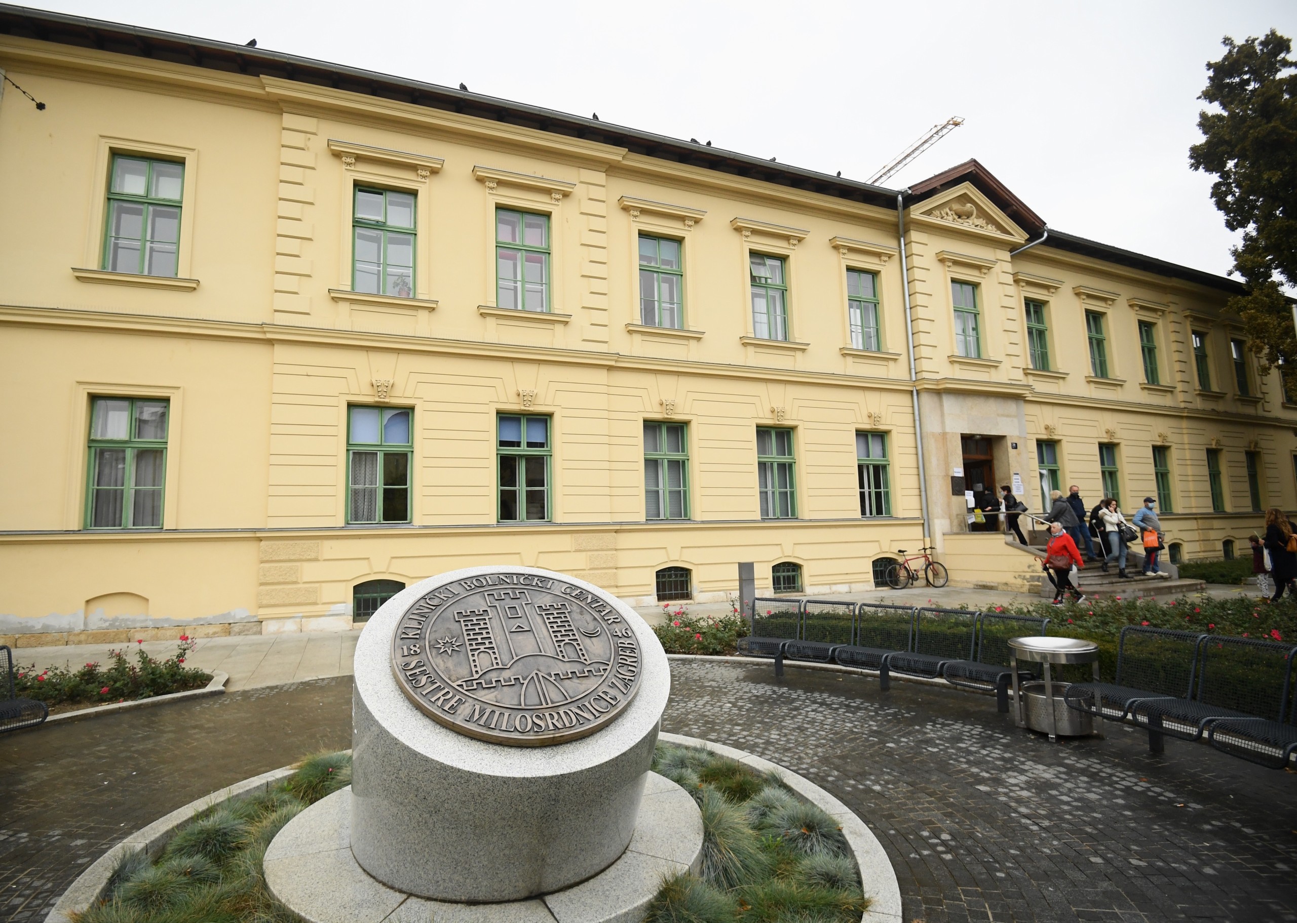 12.10.2020., Zagreb - Policajac koji je ozlijedjen u pucnjavi ispred zgrade Vlade u jutarnjim satima nalazi se  u Vinogradskoj  bolnici.rPhoto: Marko Lukunic/PIXSELL