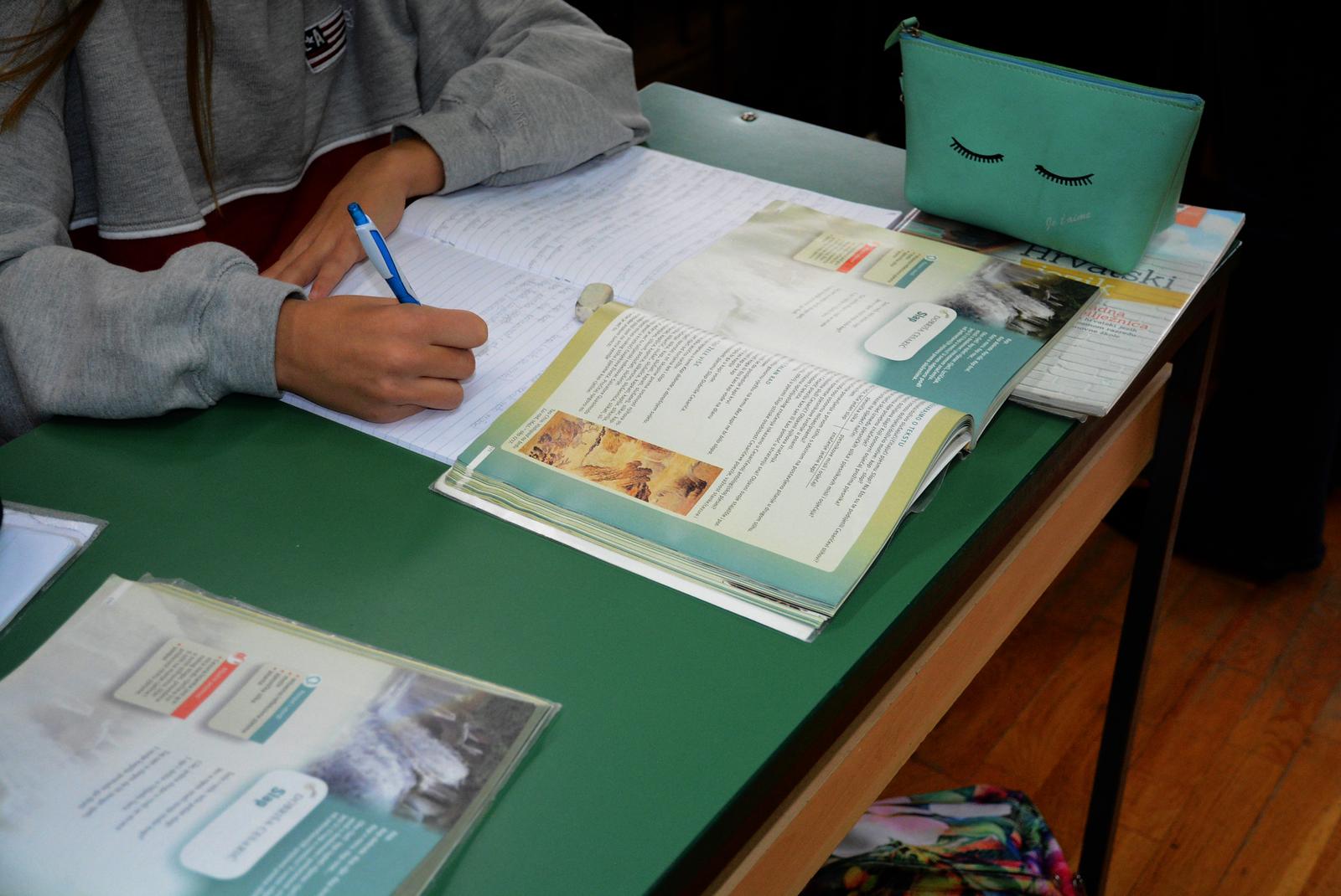 14.01.2019., Bjelovar, IV. Osnovna skola - Skole diljem Hrvatske iznova su otvorile svoja vrata pa su skolarci ponovno sjeli u svoje klupe, sto oznacava pocetak drugog polugodista. rPhoto: Damir Spehar/PIXSELL