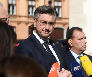 15.03.2020., Zagreb - Izjave nakon sastanka Kriznog stozera. Andrej Plenkovic, Vili Beros. rPhoto: Marko Lukunic/PIXSELL