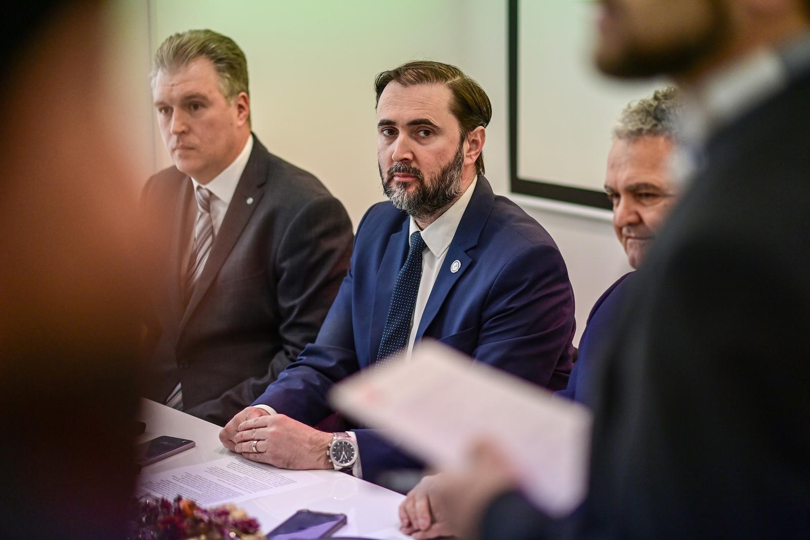 16.03.2022., Zagreb - Povodom proglasenja ozujka Mjesecom svjesnosti o raku debelog crijeva, u Republici Hrvatskoj odrzala se konferencija za medije pod nazivom "Rak debelog crijeva u Hrvatskoj- pobijedimo strah, izaberimo zivot!" Govornici su predsjednik Hrvatskog gastroenteroloskog drustva Ivica Grgurevic, predsjednik Hrvatskog lijecnickog zbora Zeljko Krznaric i predsjednik Hrvatske lijecnicke komore Kresimir Luetic. Photo: Igor Soban/PIXSELL