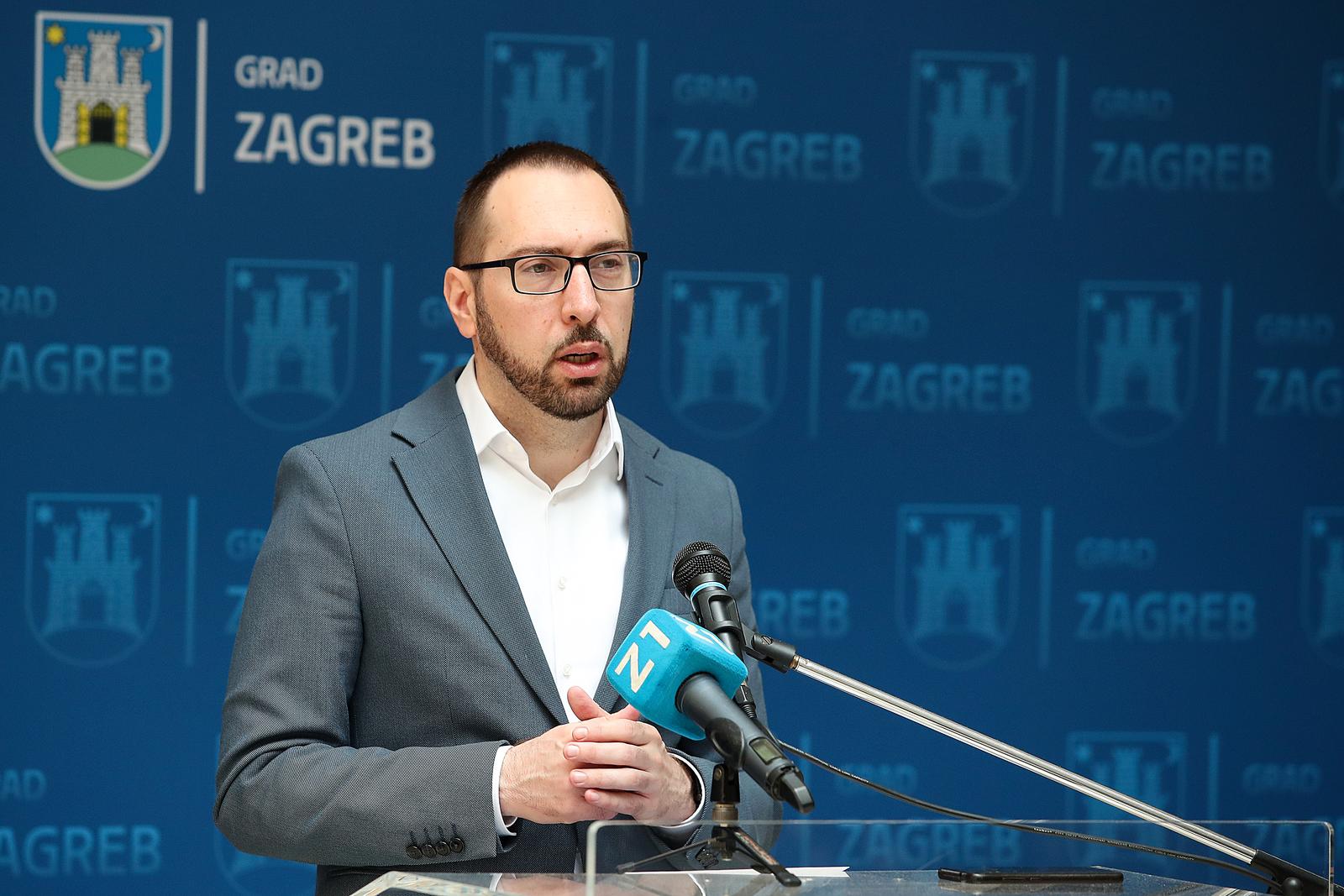 19.05.2022., Zagreb - Gradonacelnik Grada Zagreba Tomislav Tomasevic otvorio je izlozbu Green together. U sklopu otvorenja izlozbe, gradonacelnik Tomasevic i Veleposlanik Kraljevine Danske u Republici Hrvatskoj, Nj. E. g. Ole Frijs-Madsen, potpisali su Pismo namjere kao potpora intenziviranju suradnje na polju zelene tranzicije.  Photo: Goran Stanzl/PIXSELL