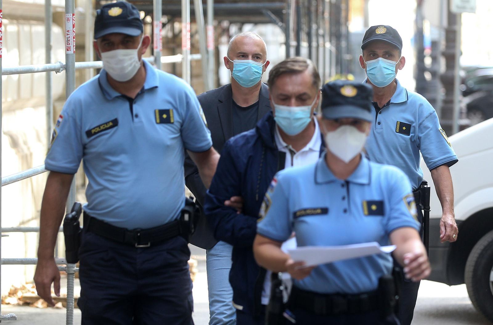 19.09.2020., Zagreb - Vinko Grgic i Drazen Barisic u pratnji policije s lisicama na rukama dolaze na Zupanijski sud. Obojica su uhiceni u aferi Janaf. Photo: Zeljko Lukunic/PIXSELL