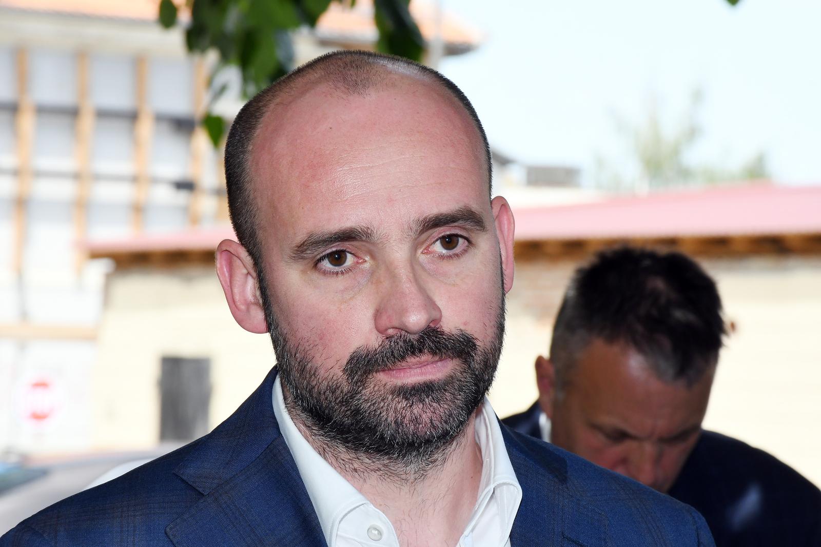 20.05.2022.,Petrinja -Povjerenik Europske komisije za proracun i administraciju Johannes Hahn obisao je nekoliko lokacija na podrucja Grada Petrinje u pratnji ministra Ivana Paladine, zupana Sisacko-moslavacke zupanije Ivana Celjaka, gradonacelnice Grada Petrinje Magdalene Komes, drzavnog tajnika Sredisnjeg drzavnog ureda za obnovu i stambeno zbrinjavanje Gordana Hanzeka i voditelja Predstavnistva Europske komisije u RH Ogniana Zlateva.
 Photo: Nikola Cutuk/PIXSELL