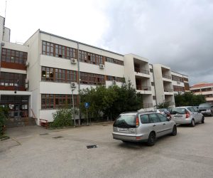21.10.2016., Split - Opcinski sud u Splitu smjesten je u jednoj od zgrada bivse vojarne Dracevac. Zgrada suda i napustene zgrade u blizini."nPhoto: Miranda Cikotic/PIXSELL