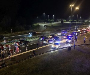 21.05.2022., Zagreb -Ekskluzivne fotografije tucnjave izmedju Torcide i policije.  U subotu u 21.35 sati na autocesti A1 kod odmorista Desinec navijaci Hajduka napali su policajce koji su ih organizirano pratili s utakmice u Zagrebu. Odbijajuci napad policija je uzvratila vatrenim oruzjem kojim su ranjena dvojica napadaca, a u napadu je ozlijedjeno desetak policajaca. Photo: Pixsell/PIXSELL