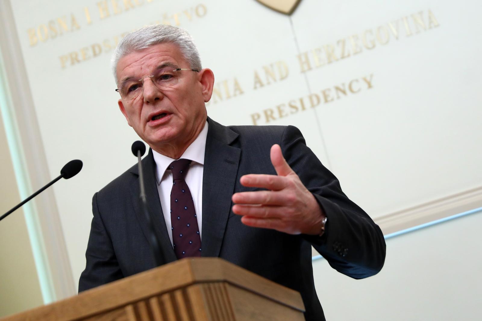 23.12.2021., Sarajevo, Bosna i Hercegovina - Konferencija za medije clana Predsjednistva BiH Sefika Dzaferovica nakon sjednice.
 Photo: Armin Durgut/PIXSELL