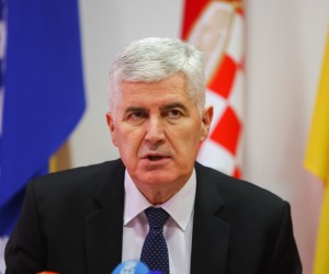 25.03.2022., Mostar, Bosna i Hercegovina - Odrzana sjednica Predsjednistva HDZ BiH. Sjednicu i konferenciju za medije nakon nje krasila je ukrajinska zastava. Photo: Denis Kapetanovic/PIXSELL