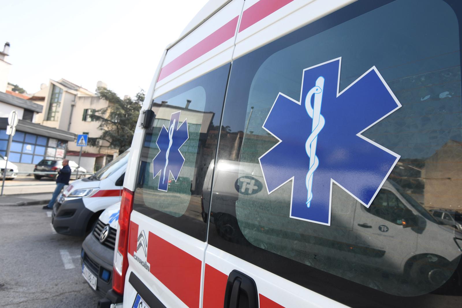 26.02.2021., Sibenik - Vec deset dana traje bijeli strajk vozaca sanitetskoga prijevoza koji traze vece koefcijente za placu.rPhoto: Hrvoje Jelavic/PIXSELL