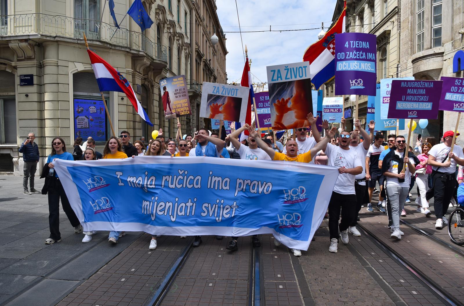 29.05.2021., Zagreb - Hod za zivot. Okupljanje sudionika zapocelo je na Trgu Republike Hrvatske, a nastavlja se kroz Frankopansku, Ilicu, Prasku, pa sve do Zrinjevca. Photo: Bruno Fantulin/PIXSELL