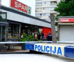 30.05.2022., Zagreb - Oko 4:30 ujutro u zagrebackom naselju Sopot, izazivanjem eksplozije ostecen je bankomat. Ocevid je u tijeku. Photo: Slaven Branislav Babic/PIXSELL