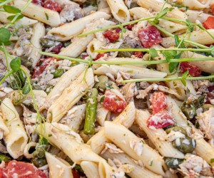 20.10.2019., Stradun, Dubrovnik - Tradicionalna gastronomska i humanitarna manifestacija "Dubrovacka trpeza"na zavrsnici Good Food festivala. Uz simbolicne cijene bonova moze se uzivati u brojnim delicijama dubrovackih ugostitelja i u kusanju vina. Photo: Grgo Jelavic/PIXSELL