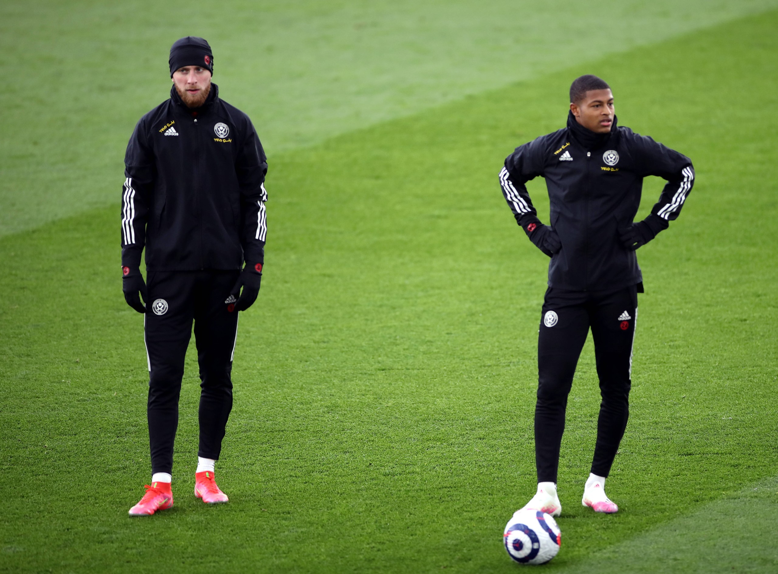 Leicester City v Sheffield United - Premier League - King Power Stadium Sheffield United s Oli McBurnie and Rhian Brewster warming up before the Premier League match at King Power Stadium, Leicester. Picture date: Sunday March 14, 2021. EDITORIAL USE ONLY No use with unauthorised audio, video, data, fixture lists, club/league logos or live services. Online in-match use limited to 120 images, no video emulation. No use in betting, games or single club/league/player publications. PUBLICATIONxINxGERxSUIxAUTxONLY Copyright: xAlexxPantlingx 58602943