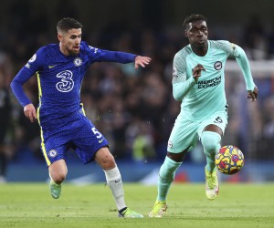 December 29, 2021, London, United Kingdom: London, England, 29th December 2021. Yves Bissouma of Brighton & Hove Albion is put under pressure by Jorginho of Chelsea during the Premier League match at Stamford Bridge, London. Picture credit should read: Jacques Feeney / Sportimage(Credit Image: © Jacques Feeney/CSM via ZUMA Wire) (Cal Sport Media via AP Images)