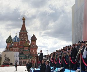 epa09935202 Russian President Vladimir Putin (L) delivers a speech during the Victory Day military parade in the Red Square in Moscow, Russia, 09 May 2022. The Victory Day military parade takes place annually to mark the victory of the Soviet Union over Nazi Germany in World War II.  EPA/MIKHAIL METZEL / KREMLIN POOL / SPUTNIK MANDATORY CREDIT