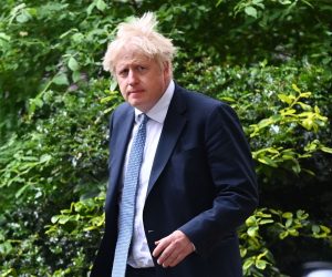 epa09974897 British Prime Minister Boris Johnson following a press conference at 10 Downing Street in London, Britain, 25 May 2022. Johnson is under pressure over 'party gate' allegations following new photographs showing him at a drinks party during lockdown.  EPA/ANDY RAIN