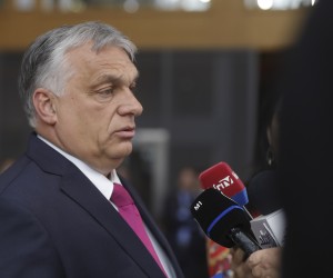 epa09986259 Hungary's Prime Minister Viktor Orban arrives at the first day of a Special European Summit on Ukraine at the European Council, in Brussels, Belgium, 30 May 2022.  EPA/STEPHANIE LECOCQ