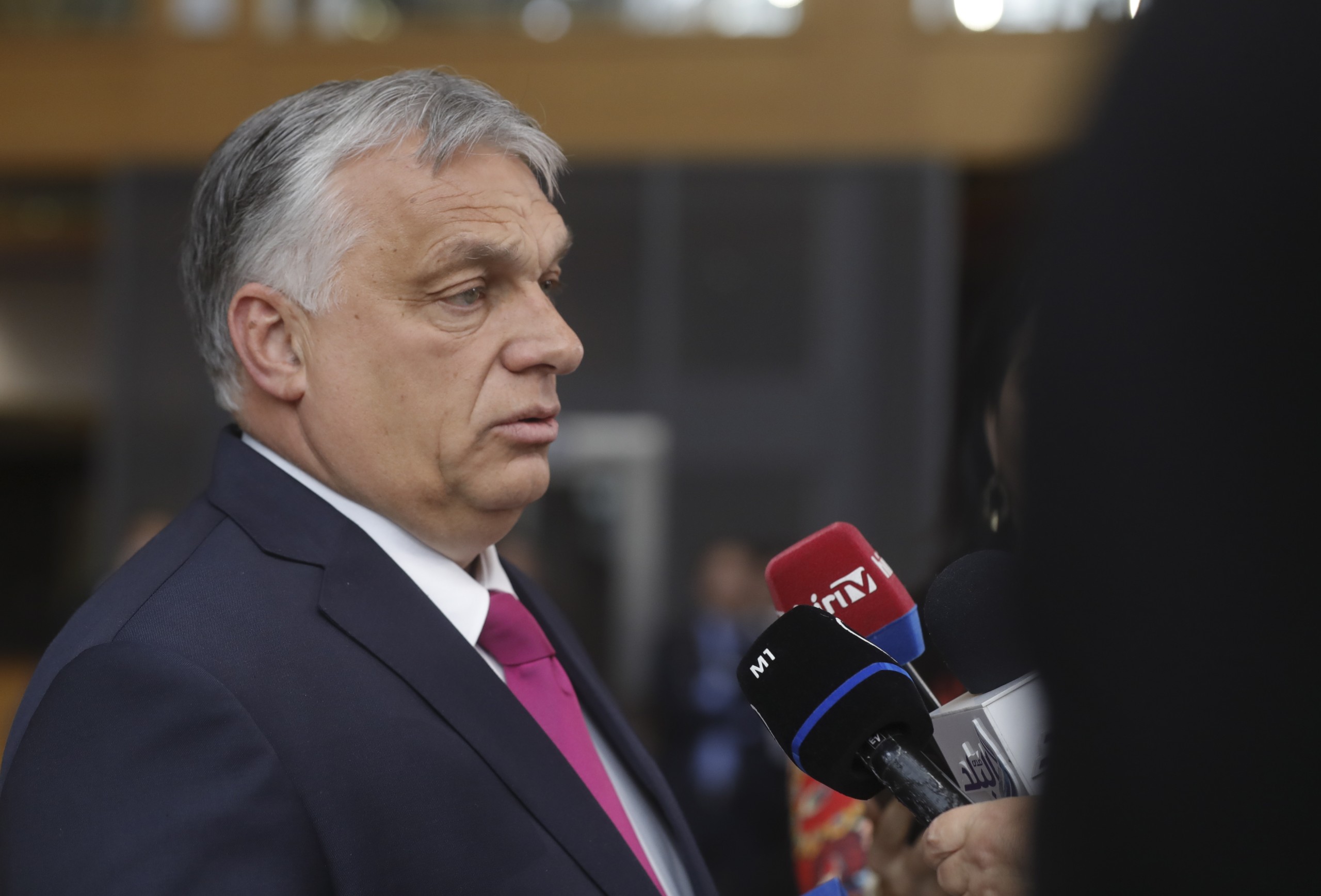 epa09986259 Hungary's Prime Minister Viktor Orban arrives at the first day of a Special European Summit on Ukraine at the European Council, in Brussels, Belgium, 30 May 2022.  EPA/STEPHANIE LECOCQ