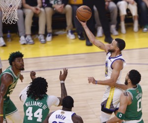epa09998417 Golden State Warriors guard Stephen Curry (2-R) shoots during the first quarter of game two of the National Basketball Association (NBA) Finals series between the Golden State Warriors and the Boston Celtics at the Chase Center in San Francisco, California, USA, 05 June 2022.  EPA/JOHN G. MABANGLO SHUTTERSTOCK OUT