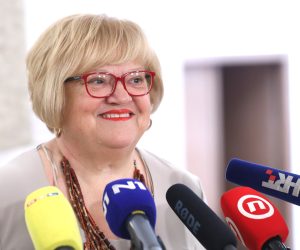 Zagreb, 15.06.2022. - Hrvatski sabor, izjava za medije Anke Mrak Taritaš. Na fotografiji Anka Mrak Taritaš.
foto HINA/ Admir BULJUBAŠIĆ/ abu