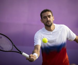 epa10014934 Croatia's Marin Cilic in action during his second round match against Kazakhstan's Alexander Bublik at the Queen's Club Championships tennis tournament in London, Britain, in London, Britain, 15 June 2022.  EPA/TOLGA AKMEN