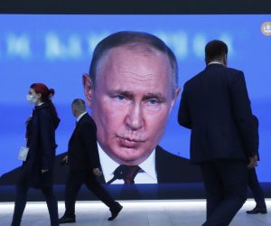 epa10018732 A large screen shows Russian President Vladimir Putin at the plenary session of the St. Petersburg International Economic Forum (SPIEF) in St. Petersburg, Russia, 17 June 2022. The 25th St.Petersburg International Economic Forum runs from 15 to 18 June 2022.  EPA/ANATOLY MALTSEV