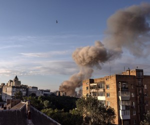 epa10034575 Smoke rises following Russian airstrikes in the Shevchenkivskiy district of Kyiv (Kiev), Ukraine, 26 June 2022. Multiple airstrikes hit the center of Kyiv in the morning. Russian troops on 24 February entered Ukrainian territory, starting the conflict that has provoked destruction and a humanitarian crisis.  EPA/ROMAN PILIPEY