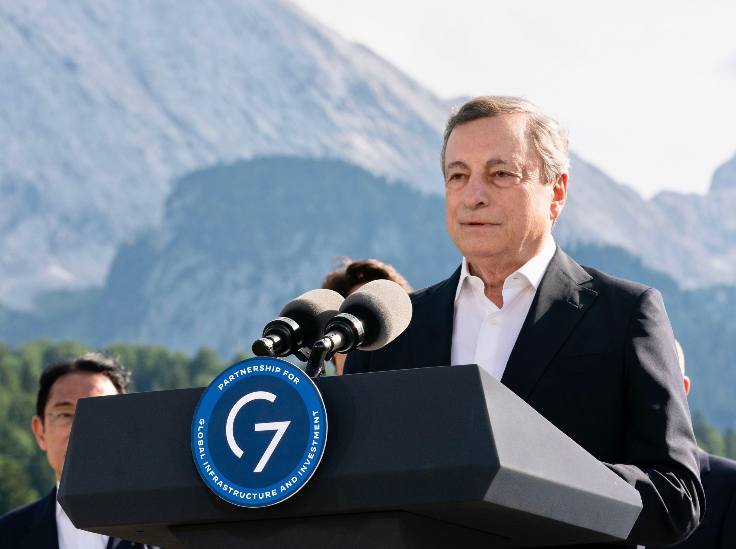 epa10035505 A handout photo made available by the Chigi Palace Press Office shows Italian Prime Minister Mario Draghi speaking on the occasion of the first day of the G7 Summit at Elmau Castle in Kruen, Germany, 26 June 2022. Germany is hosting the G7 summit at Elmau Castle near Garmisch-Partenkirchen from 26 to 28 June 2022.  EPA/FILIPPO ATTILI / CHIGI PALACE PRESS OFFICE / HANDOUT  HANDOUT EDITORIAL USE ONLY/NO SALES