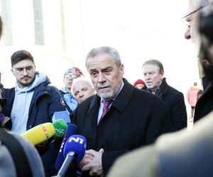 01.01.2020., Zagreb - Pocasna satnija Kravat pukovnije odrzala je tradicionalnu novogodisnju Smjenu straze na Trgu svetog Marka prvog dana 2020. godine. Ova prva Smjena straze u 2020. godini  posvecena je povijesnom trenutku za nasu zemlju, pocetku predsjedavanja Vijecem Europske unije.Milan BandicrPhoto: Emica Elvedji/PIXSELL