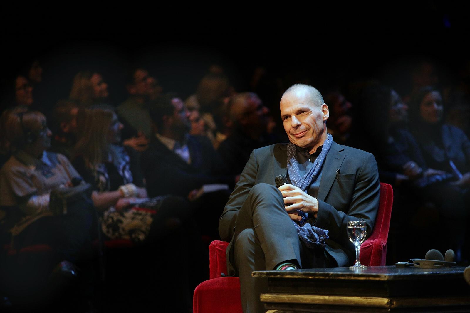 04.12.2016., Zagreb - U Hrvatskom narodnom kazalistu na Filozofskom teatru gostovao je bivsi ministar financija Grcke Janis Varoufakis.rPhoto: Zarko Basic/PIXSELL