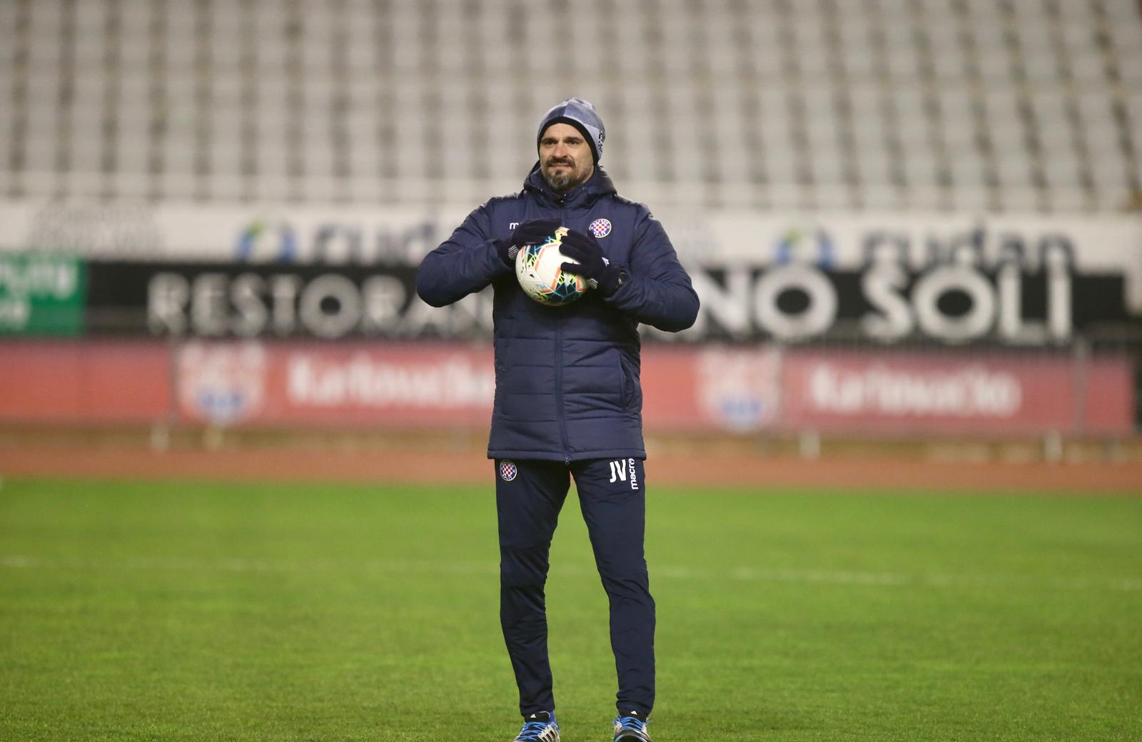 05.01.2020., Split - Igraci Hajduka odradili trening pod vodstvom Igora Tudora na pocetku zimskih priprema. Pomocni trener Jurica VuckorPhoto: Ivo Cagalj/PIXSELL
