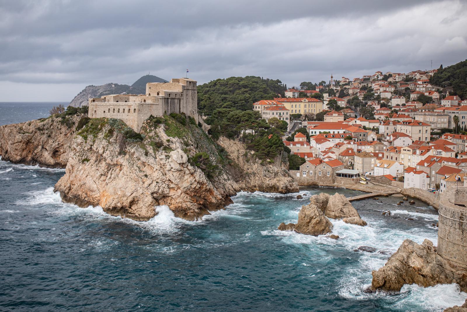 05.01.2022., Zidine, Dubrovnik - Kisa i jugo na dubrovackom podrucju.
  Photo: Grgo Jelavic/PIXSELL