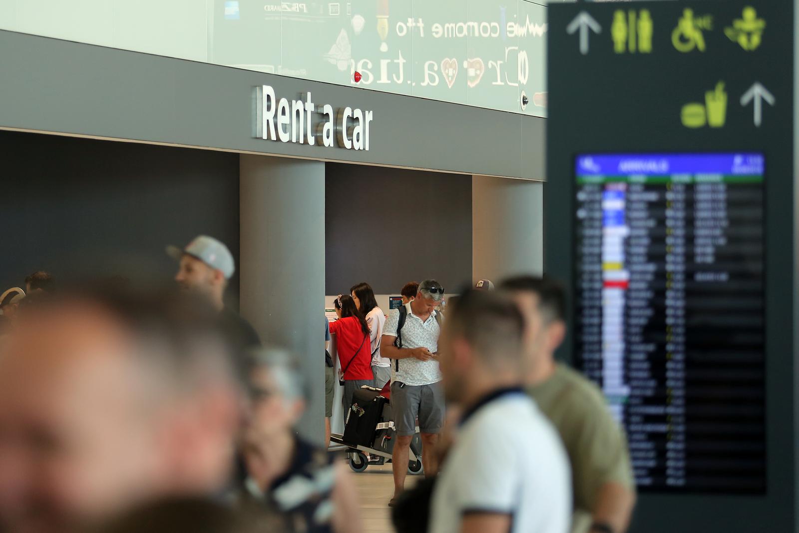 Zagreb: Pojačan promet putnika u Zračnoj luci Franjo Tuđman 05.08.2018., Zagreb - Pojacan promet putnika u Zracnoj luci Franjo Tudjman. rrPhoto: Borna Filic/PIXSELL