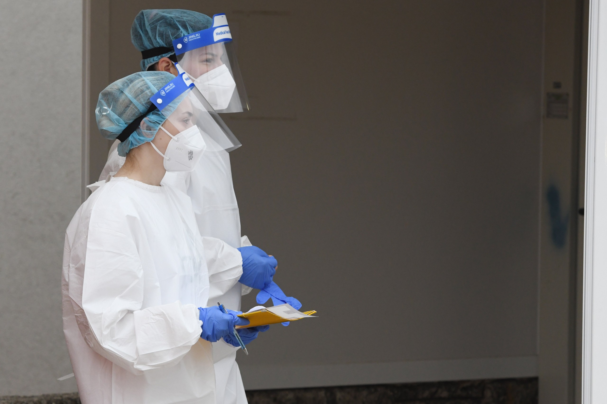 06.05.2022., Sibenik - Dolaskom ljepsih vremena broj testiranja na koronavirus sve je manji, a i broj zarazenih je u padu. Photo: Hrvoje Jelavic/PIXSELL