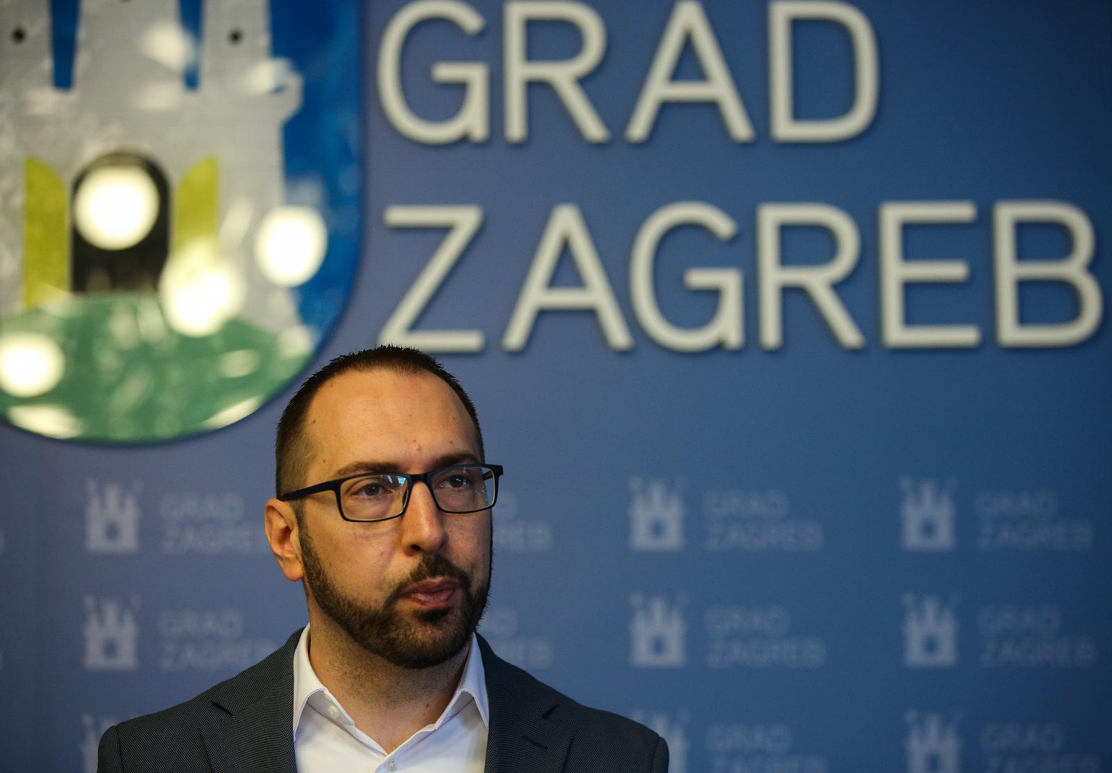 07.06.2022., Zagreb - Gradonacelnik grada Zagreba Tomislav Tomasevic sa zamjenicima Danijelom Dolenec i Lukom Korlaetom odrzali su redovnu konferenciju za medije. Photo: Zeljko Hladika/PIXSELL