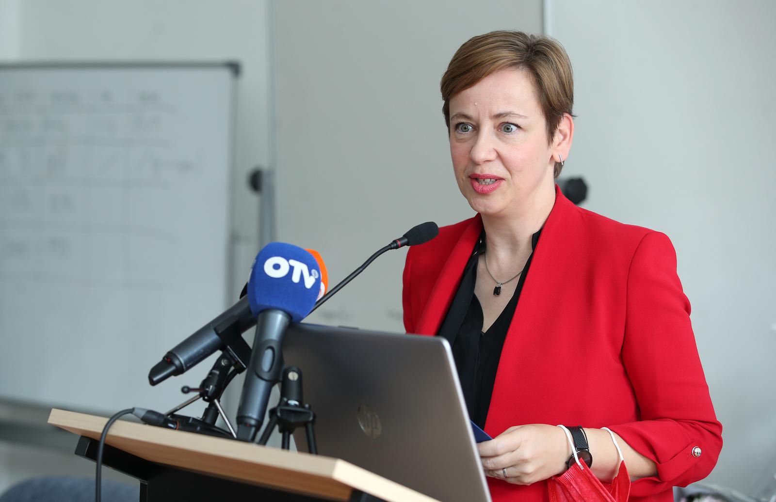 08.06.2022., Zagreb - KB Sveti duh. Zamjenica gradonacelnika Grada Zagreba Danijela Dolenec prisustvovala je obiljezavanju Dana Klinicke bolnice Sveti Duh. KB Sveti Duh svecano je obiljezio svoj Dan, a uz prigodni program dodijelile su se i nagrade naj-djelatnicima, te nagrada za najbolji znanstveni rad u 2021. godini. Photo: Sanjin Strukic/PIXSELL