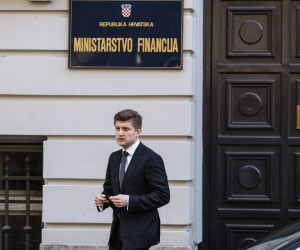 11.03.2017., Zagreb - Ministar financija Zdravko Maric odrazao je konferenciju za medije ispred Ministarstva financija u povodu objave stabilnih izgleda za kreditni rejting Hrvatske od medjunarodne agencije Moody's. rPhoto: Igor Soban/PIXSELL