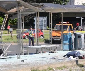 11.06.2022.,Zagreb - Vise ljudi ozlijedjno je u teskoj nesreci na Aveniji Marina Drzica .Vozac je automobilom pokupio tramvajsku stanicu na kojoj je bilo pjesaka Photo: Emica Elvedji/PIXSELL