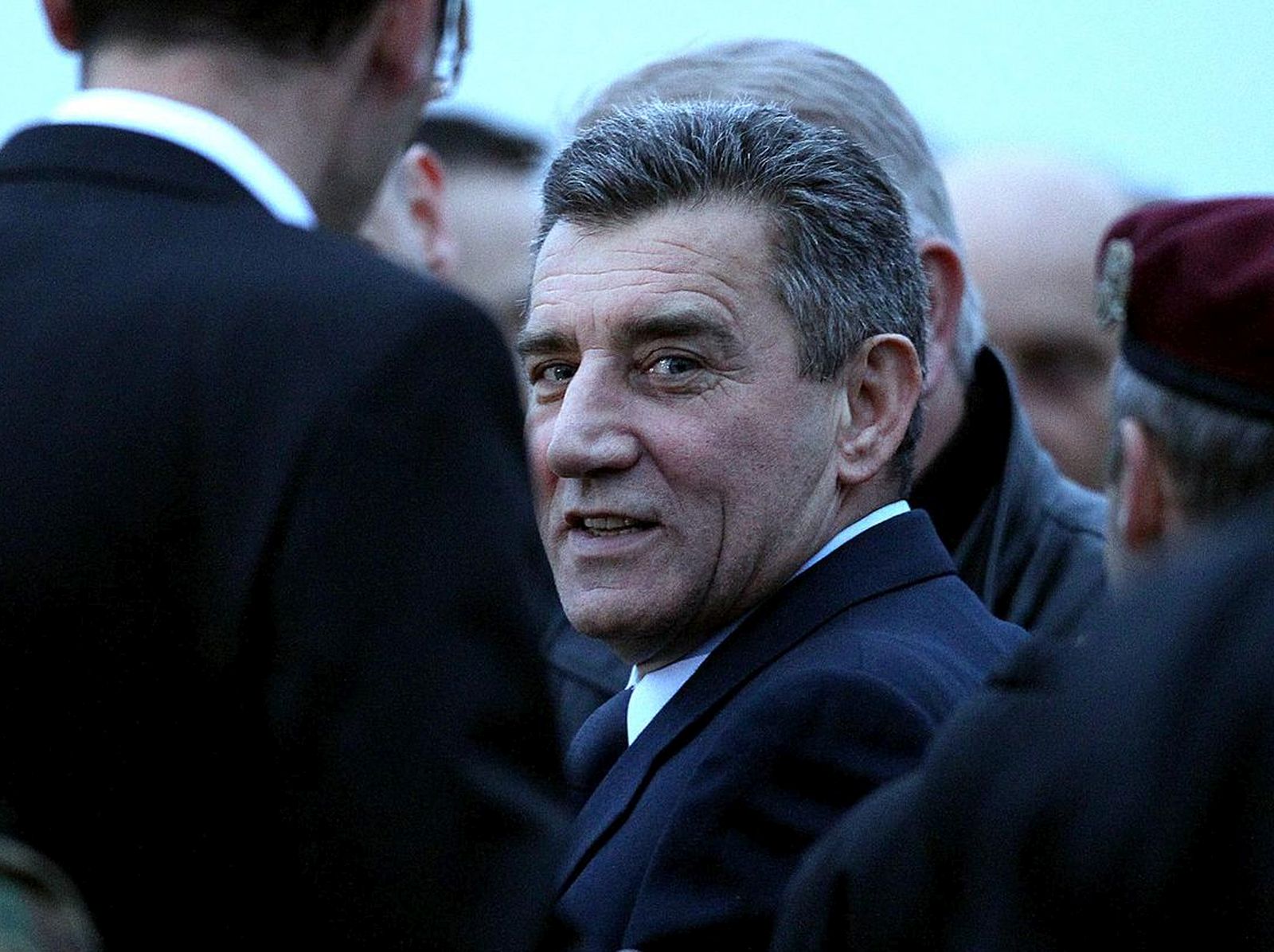16.11.2012., Zagreb - Docek na pisti u zracnoj luci Zagreb za oslobodjene generale Antu Gotovinu i Mladena Markaca koji ce sletjeti drzavnim zrakoplovom. Generali sletjeli u zracnu luku i pozdravljaju se s okupljenima koji su ih svecano docekali. Photo: Goran Stanzl/PIXSELL