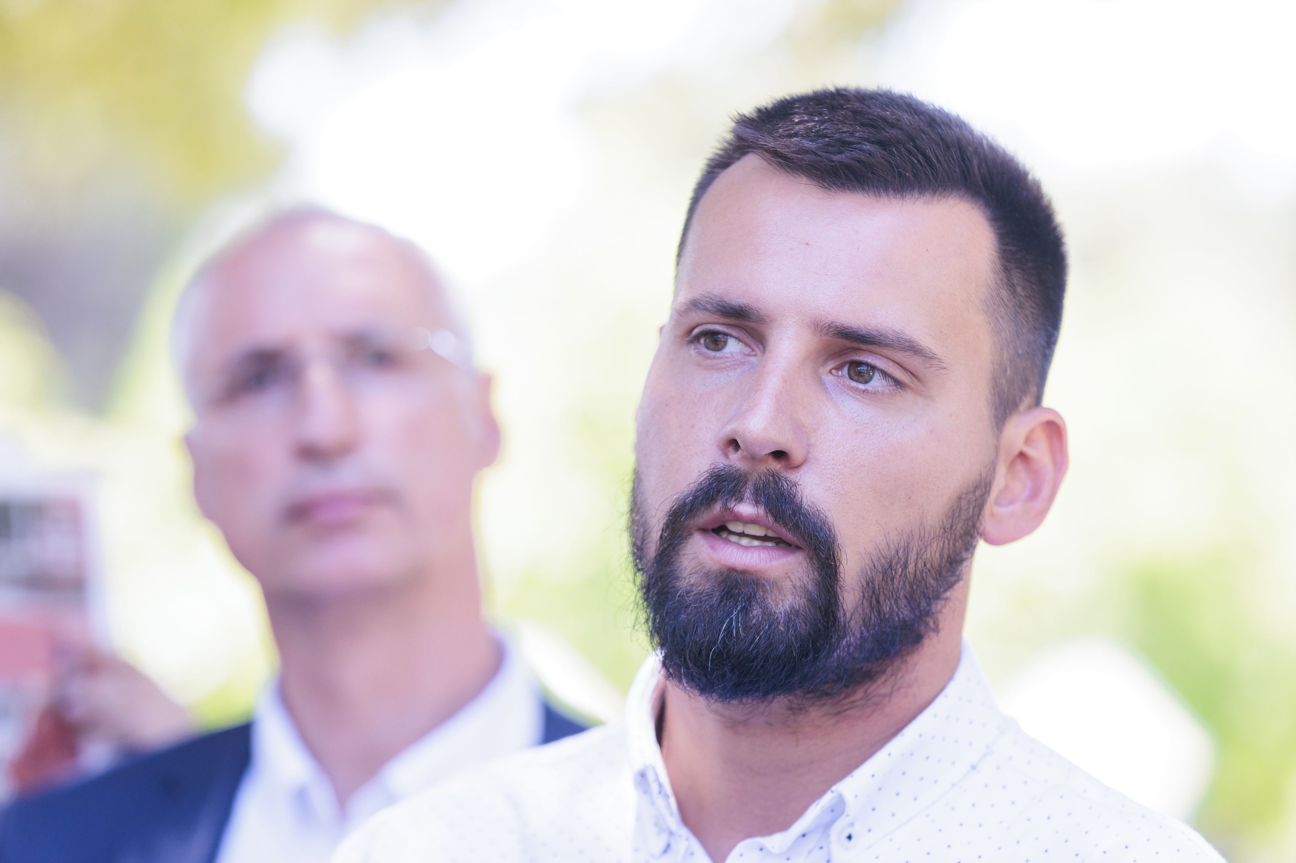 13.06.2022., Split - Nakon sto su mediji jucer objavili aferu dopisivanja vijecnika Luke Baricica i bivseg zamjenika gradonacelnika Bojana Ivosevica s nepoznatim osobama preko interneta danas je odrzana konferencija za medije na tu temu.
Ivica Puljak, Bojan Ivosevic
  Photo: Miroslav Lelas/PIXSELL