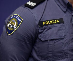 13.11.2019., Split - Djelatnik policijer Photo: Miranda Cikotic/PIXSELL