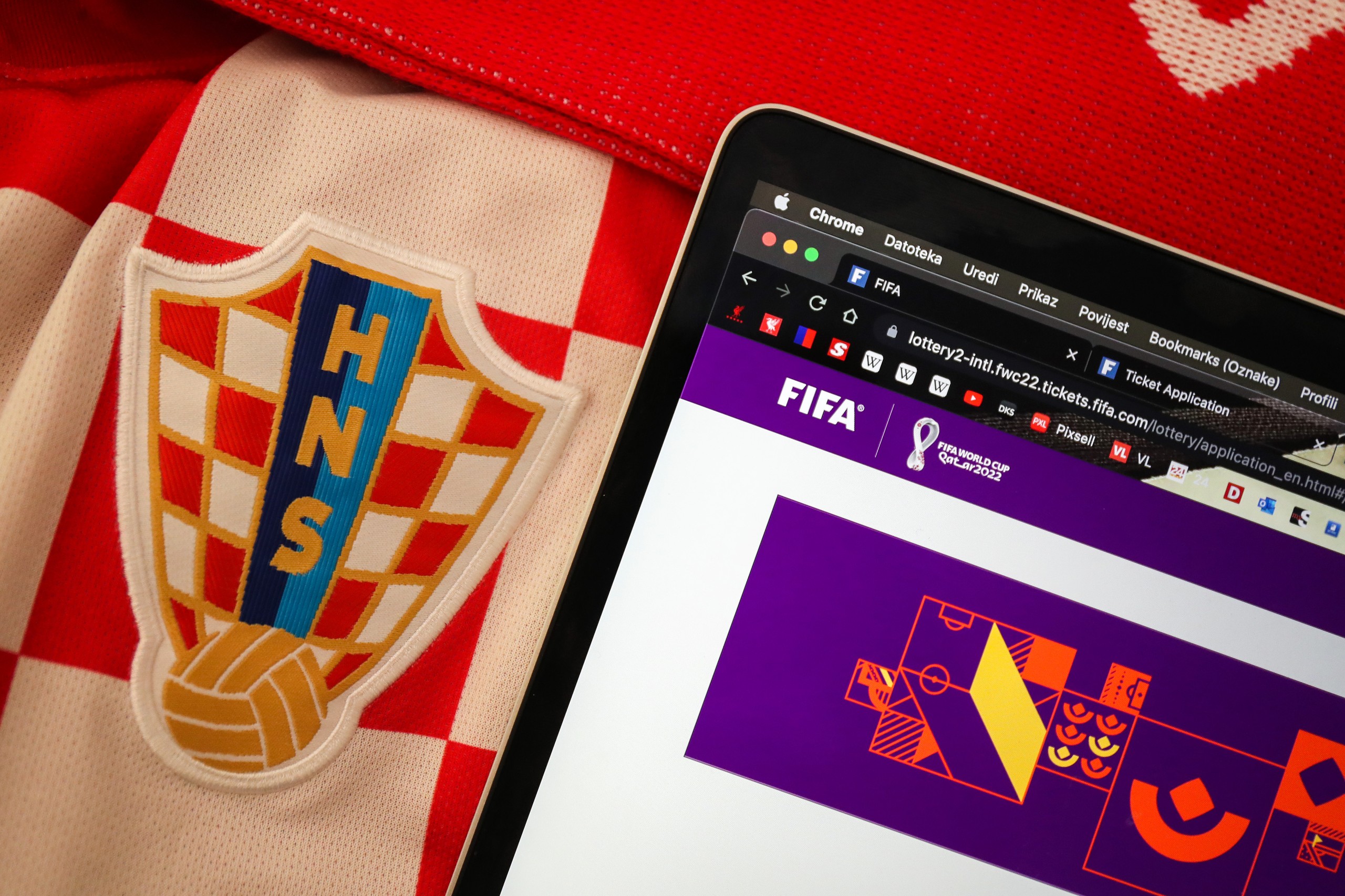 14.04.2022., Zagreb - Jucerasnjim danom pocele su online prijave na stranicama FIFA-e za kupnju ulaznica za hrvatske tribine na utakmicama Hrvatske nogometne reprezentacije na SP-u u Kataru koje se odrzava krajem ove godine. Photo: Luka Stanzl/PIXSELL