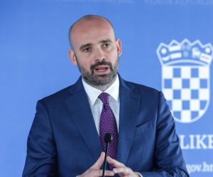 15.06.2022., Zagreb - Ministar prostornoga uredjenja, graditeljstva i drzavne imovine Ivan Paladina dao je izajvu medijima nakon sjednice Vlade Republike Hrvatske u Nacionalnoj i sveucilisnoj knjiznici.   Photo: Robert Anic/PIXSELL
