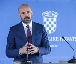 15.06.2022., Zagreb - Ministar prostornoga uredjenja, graditeljstva i drzavne imovine Ivan Paladina dao je izajvu medijima nakon sjednice Vlade Republike Hrvatske u Nacionalnoj i sveucilisnoj knjiznici.   Photo: Robert Anic/PIXSELL