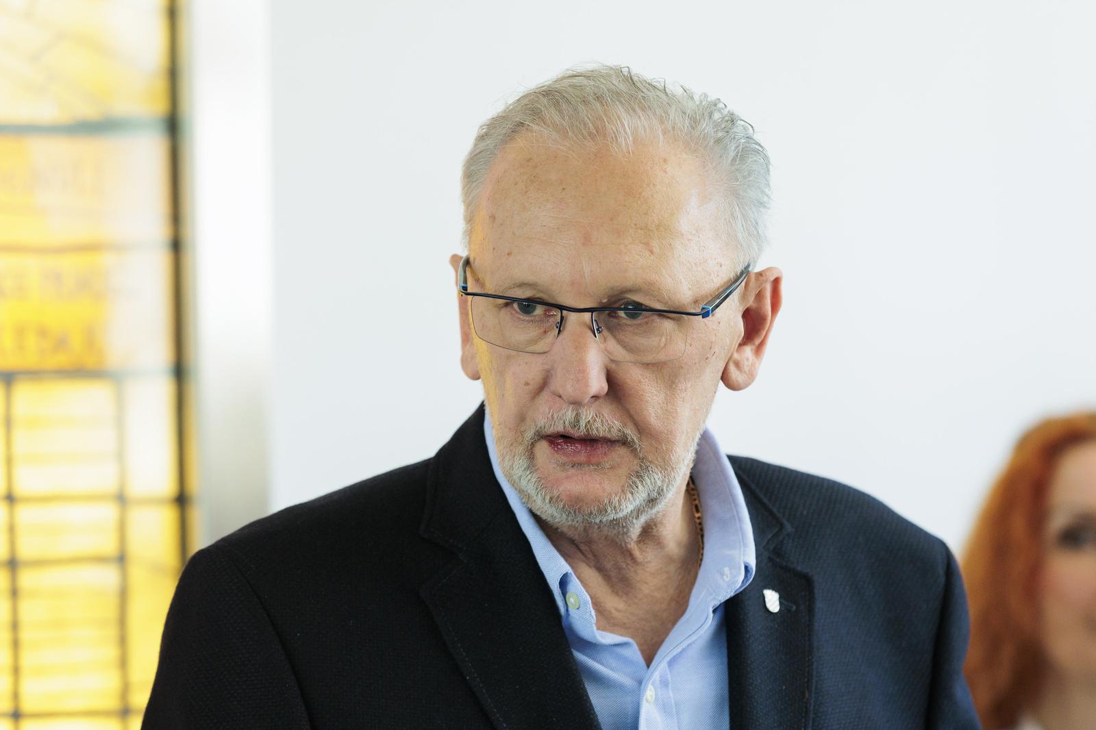 15.06.2022., Split - Potpredsjednik Vlade i ministra unutarnjih poslova dr. Davor Bozinovic odrzao je bilateralni sastanak s ministrom unutarnjih poslova Slovacke Republike Romanom Mikulecom.
Davor Bozinovic
   Photo: Miroslav Lelas/PIXSELL