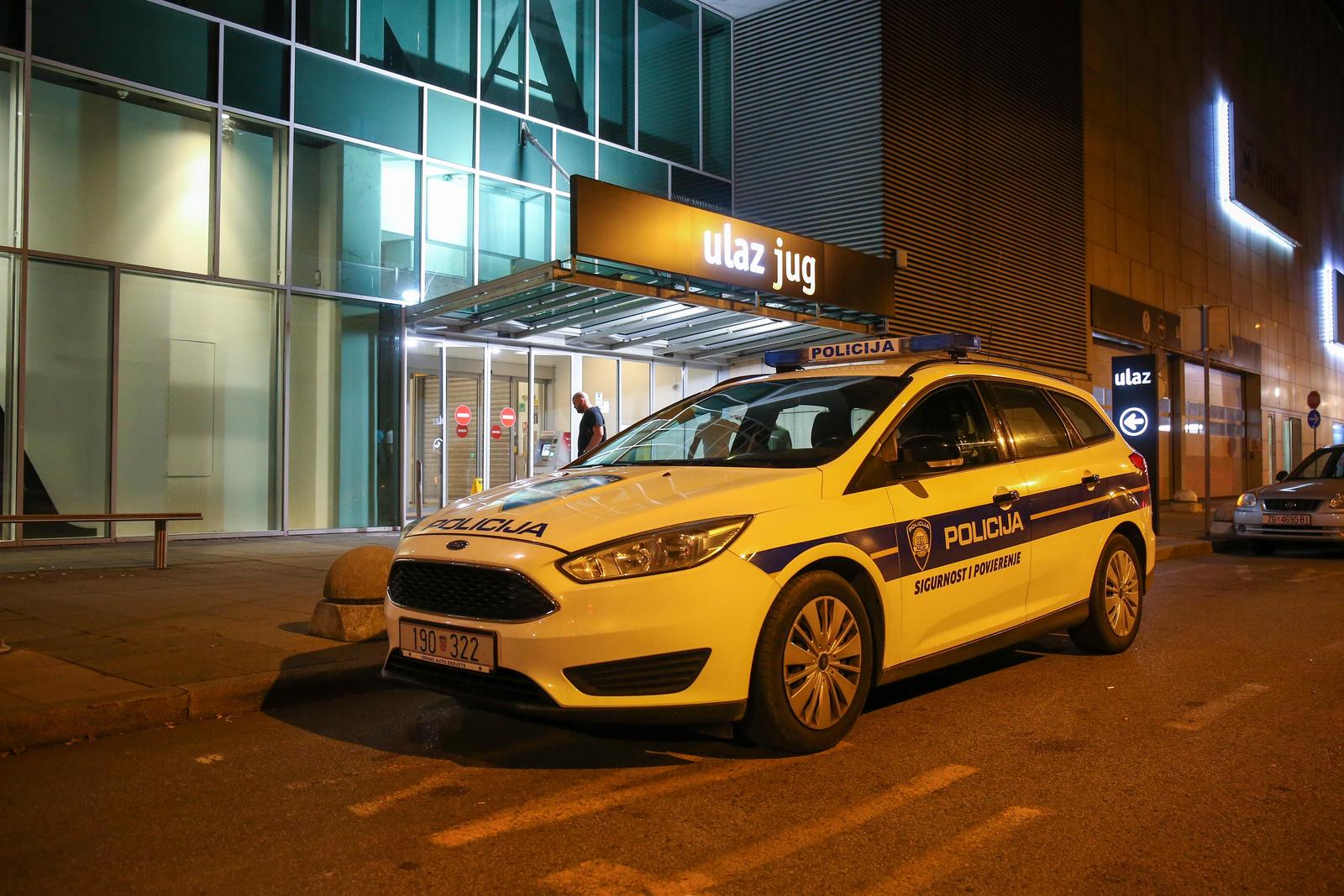 15.06.2022., Zagreb - Pronadjeno tijelo u shoping centru Avenue Mall. Policija trenutno provodi ocevid.  Photo: Matija Habljak/PIXSELL
