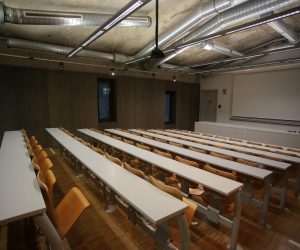 16.03.2020., Rijeka - Prazan studentski Kampus na Trsatu. Nema predavanja ni studenata na fakultetima i u Studentskom centru. Uciona Filozofskog fakulteta.rPhoto:Goran Kovacic/PIXSELL