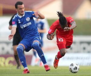 16.04.2021., SRC Velika Gorica, Velika Gorica - Hrvatski telekom Prva liga, 29. kolo, HNK Gorica - NK Slaven Belupo.   Sylvanus C Nimely, Tomislav Bozic.rPhoto: Igor Kralj/PIXSELL